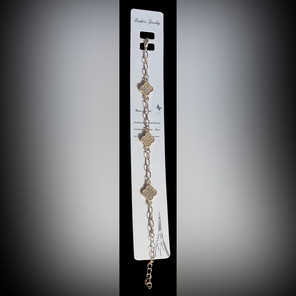 Elegant Gold Chain Bracelet